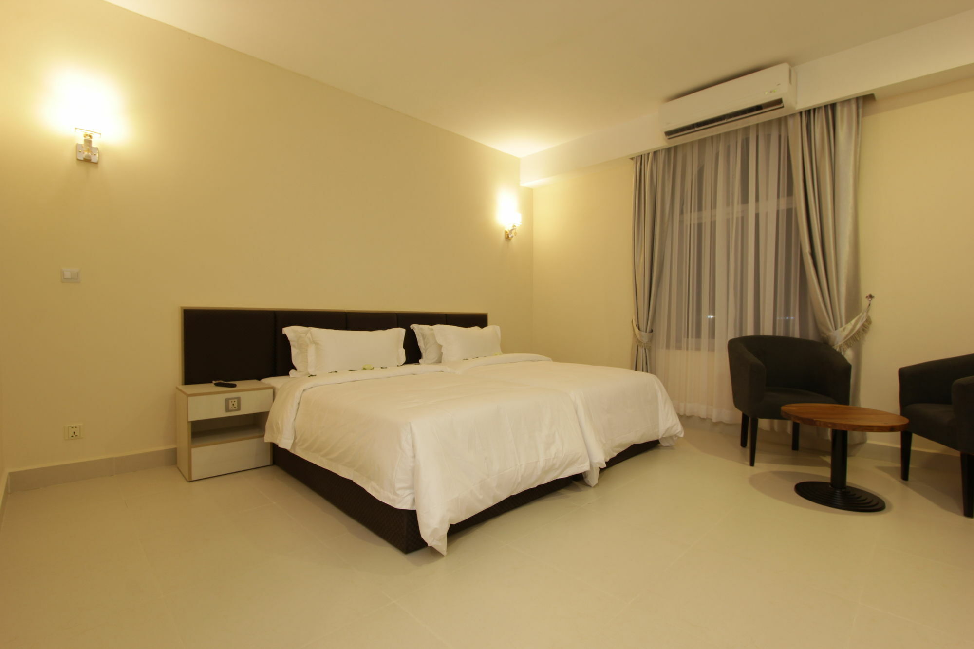 Yazhou Foryou Hotel Phnom Penh Exterior foto